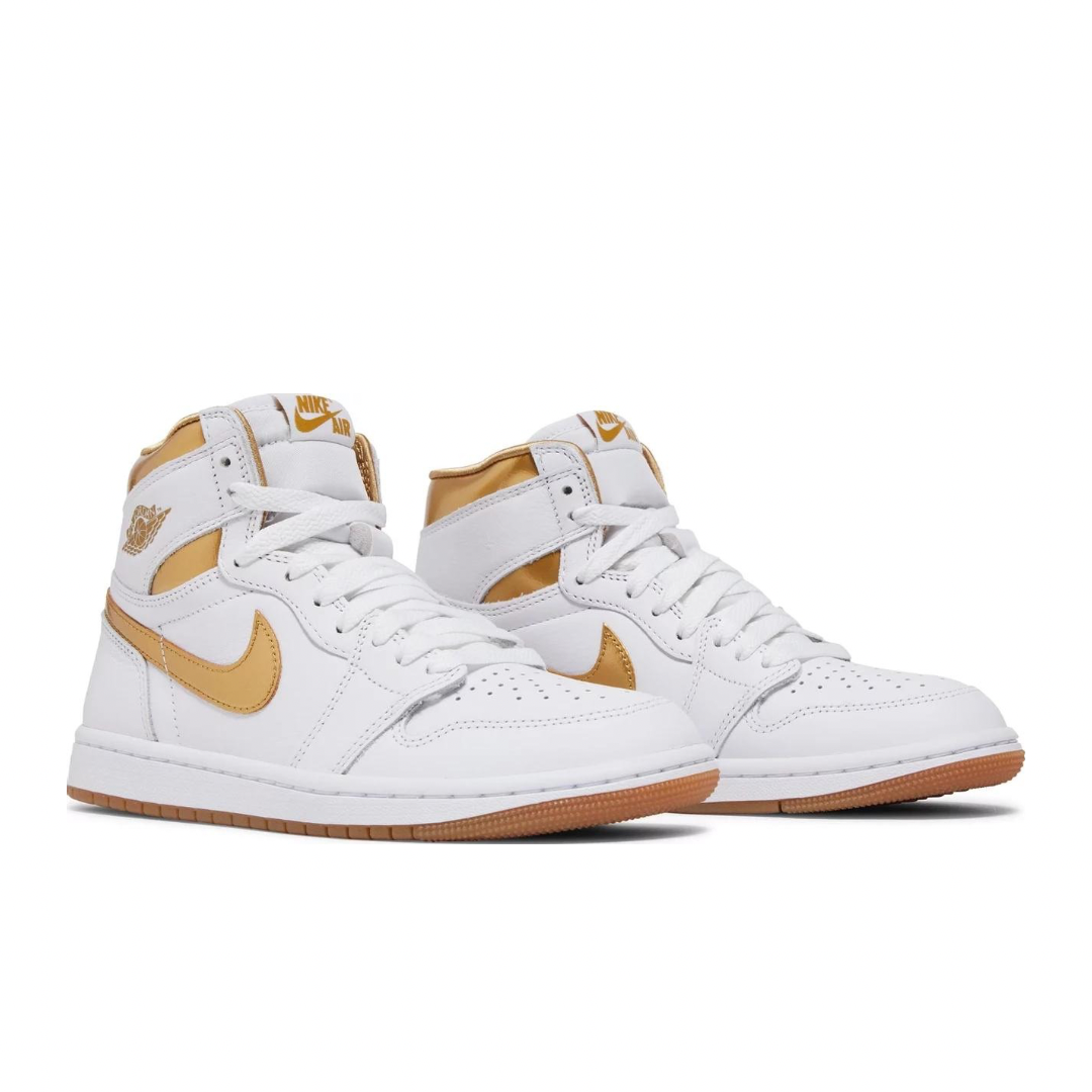 Air Jordan 1 Retro High OG “Metallic Gold” (W)